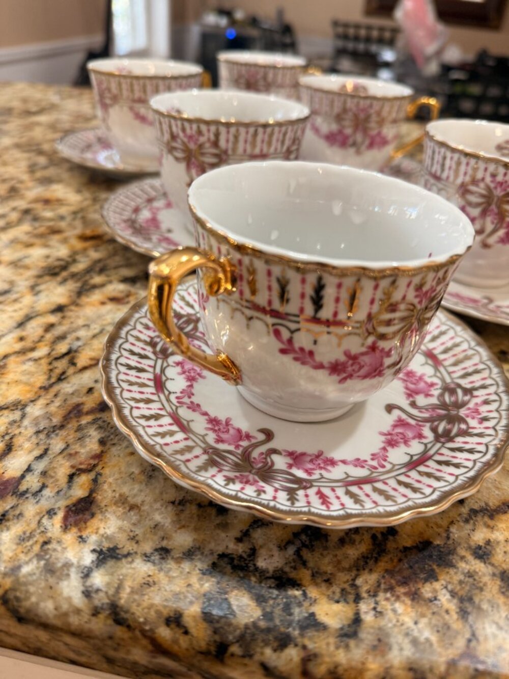 Vintage 1940s Imperial Porcelain Tea Set - 24K Gold Trim - Pink Floral Set of 6 - Picture 3 of 10